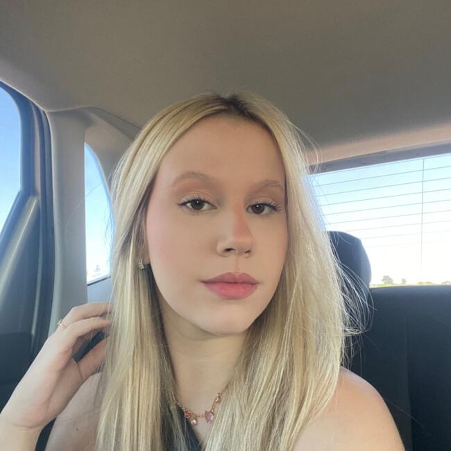 Babá em Londrina: Carolina