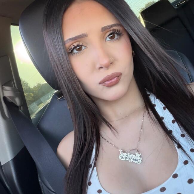 Nanny in San Jacinto: Izabella