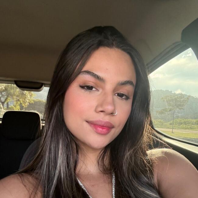 Babysitter in São José (São José): Amanda