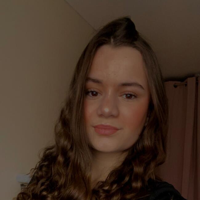 Babysitter in Bâgé-le-Châtel: Clara