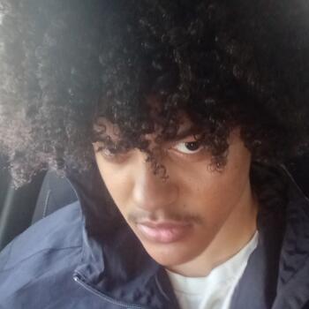 Babysitter in Pomona: Brendyn