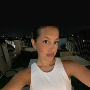 Babysitter in Paris: Greta