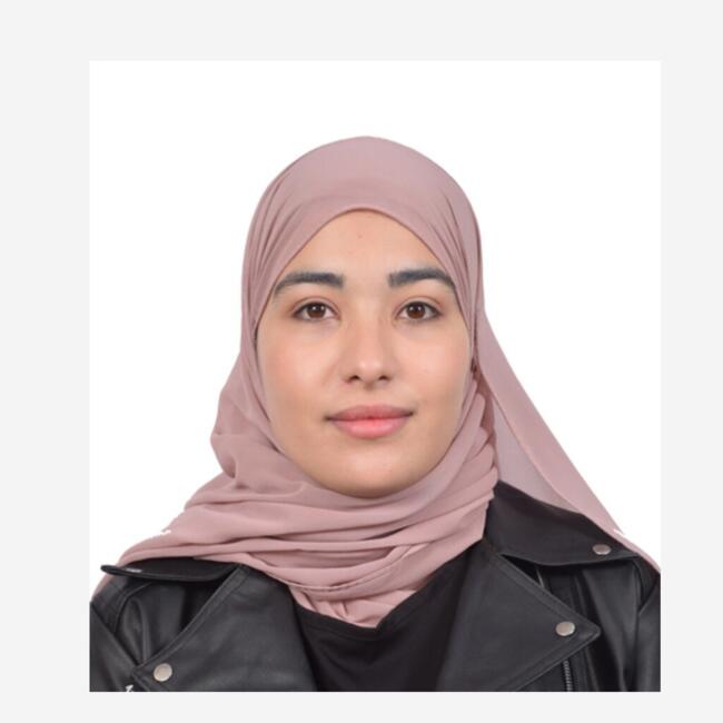 Babysitter in Montreal: Yasmine