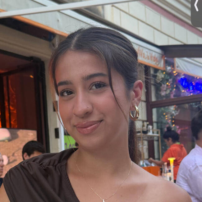 Babysitter in Sydney: Jade