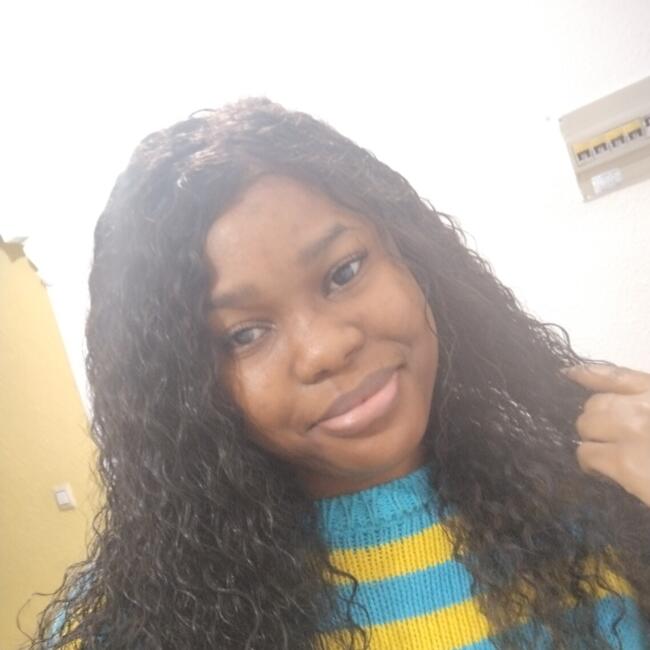 Niñera en Montesa: Angela