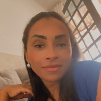 Babá Brasília: Gratiane