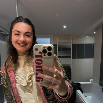 Babysitter Agen: Enora