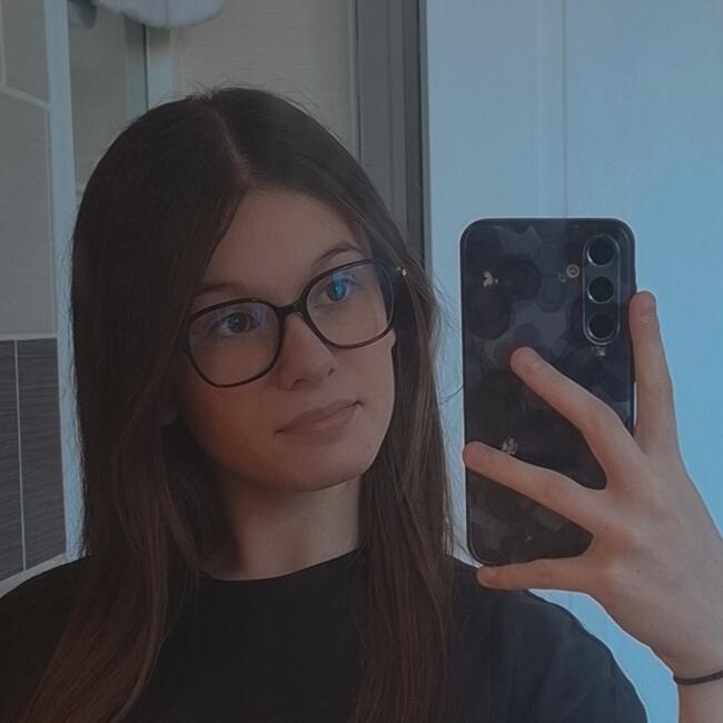 Babysitter in Villeneuve-d'Ascq: Clara