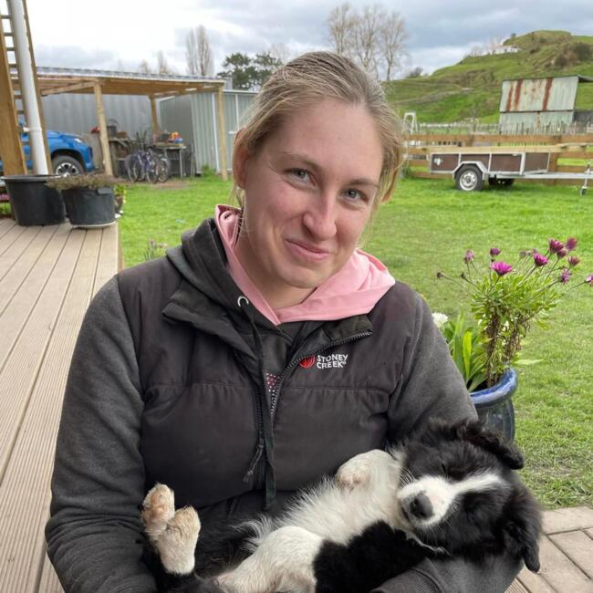 Babysitter in Whanganui: Holly