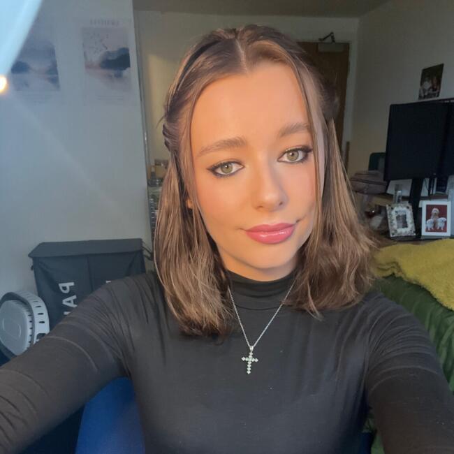 Babysitter in Kettering: Lilly