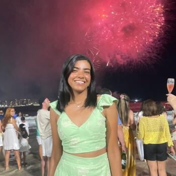 Babysitter in Guarujá: Mirelly