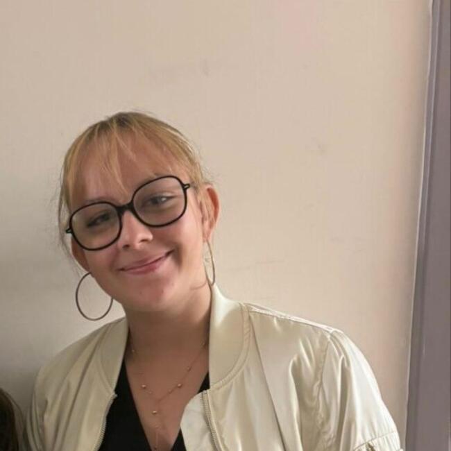 Babysitter in Ath: Noemie