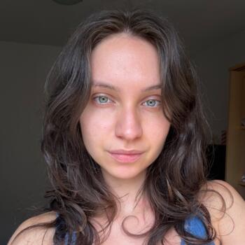 Babysitter in Roșu: Cristiana