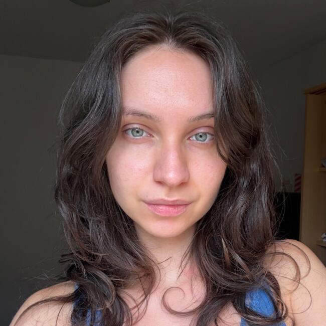 Babysitter in Roșu: Cristiana