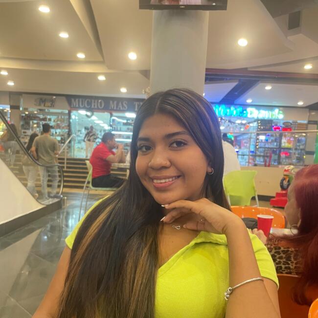 Babysitter in Panama City: Alanis