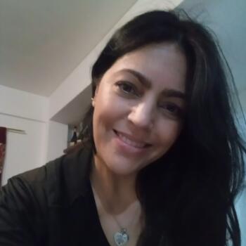 Niñera Almirante Brown: Paola