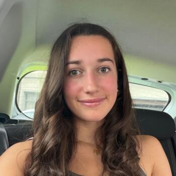Babysitter in Versailles: Eva