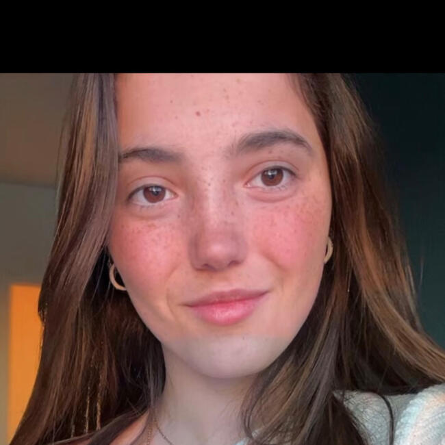 Babysitter in Saint-Germain-lès-Corbeil: Camille