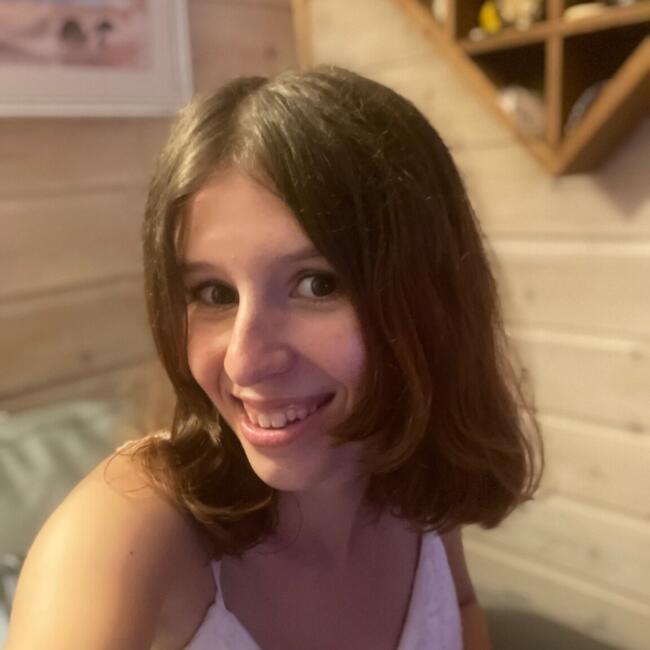 Babysitter in Niort: Naelle