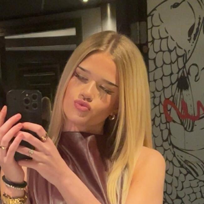 Babysitter in Heerhugowaard: Katie