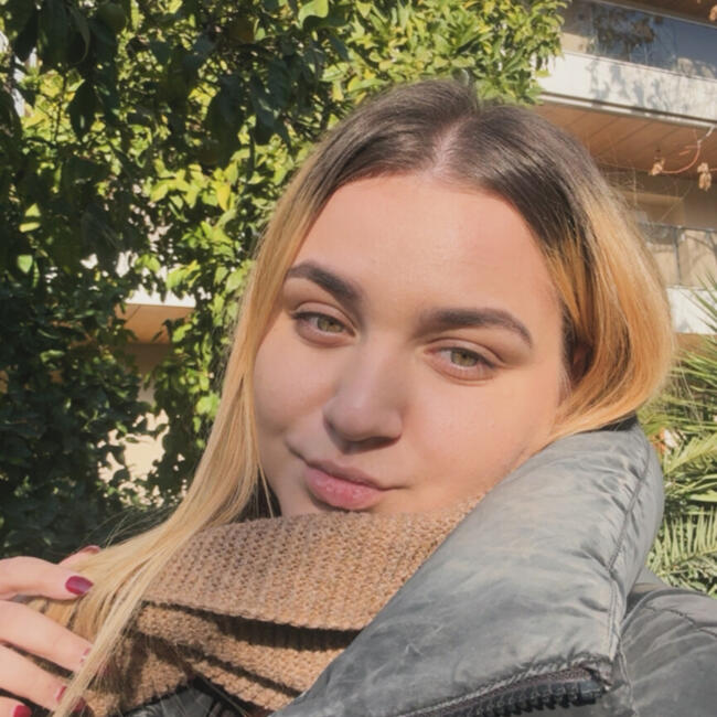 Babysitter in Zografos: Θέλμα