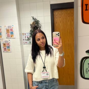 Babysitter Staten Island: Daphne