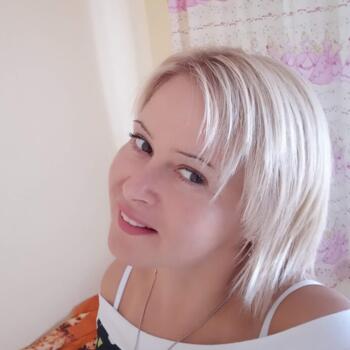 Babysitter Plovdiv: Velina