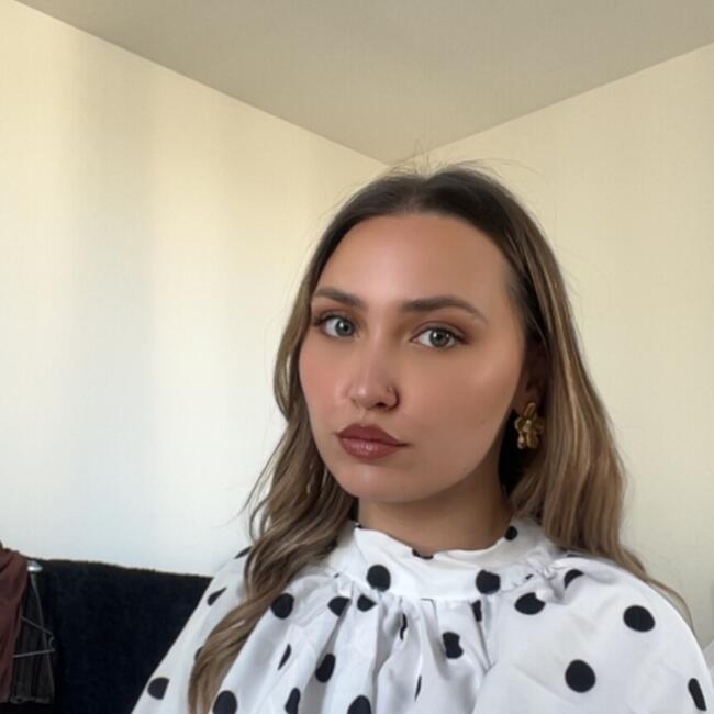 Babysitter in Châtellerault: Laura