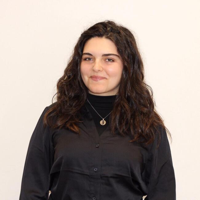 Babysitter em Almada: Jessica