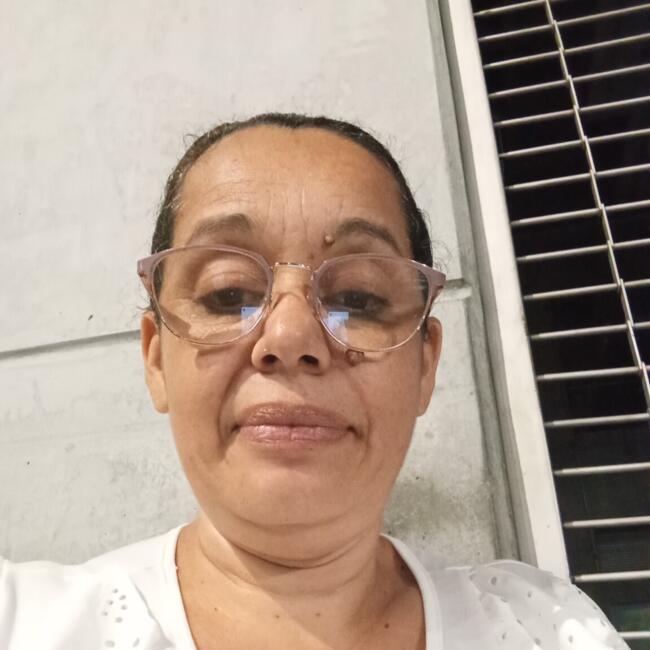 Lastenhoitaja Medellín: Corina