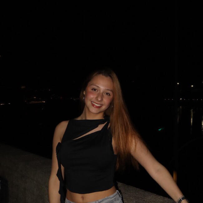 Babysitter em Porto: Mariana