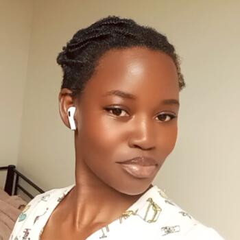 جليسة أطفال في أبوظبي: Nayiga