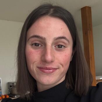 Babysitter in Oussoy-en-Gâtinais: Emma