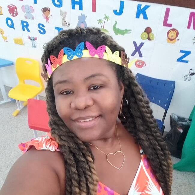 Babá em Camaçari: Elaine