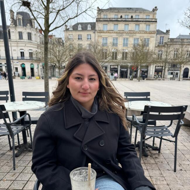 Babysitter in Poitiers: Eylul