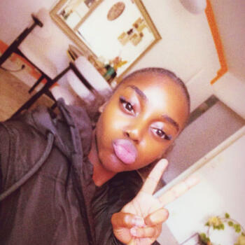 Babysitter in Saint-Denis: Melissa