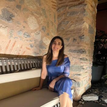 İstanbul bölgesinde bebek bakıcılığı işi: Bebek bakıcısı iş ilanı Nuran