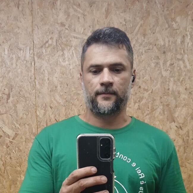 Emprego de babá em Nova Iguaçu: Hugo