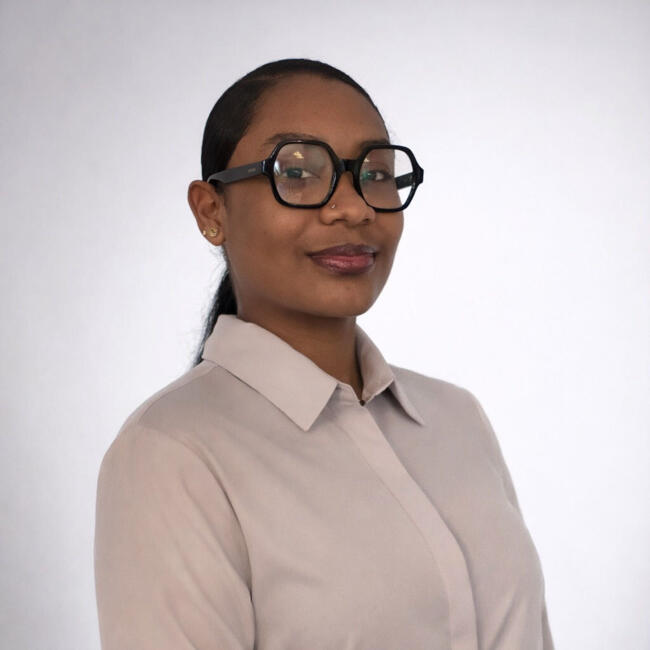 Babysitter in Villetaneuse: Jhaneisse