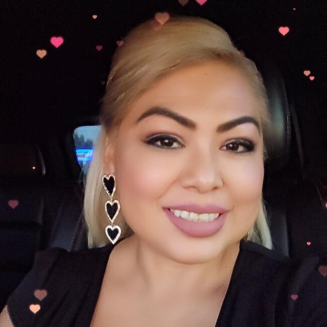 Babysitter in Mira Loma: Leticia