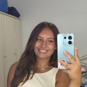 Babysitter em Beja: Nicole