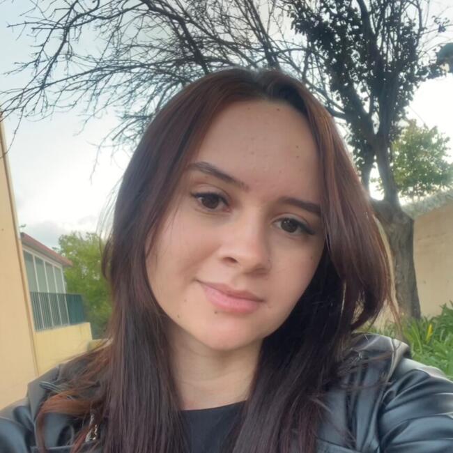 Babysitter in São Domingos de Rana: Manuela