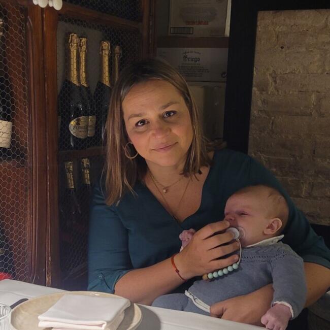Babysitting job in Alboraya: Adela