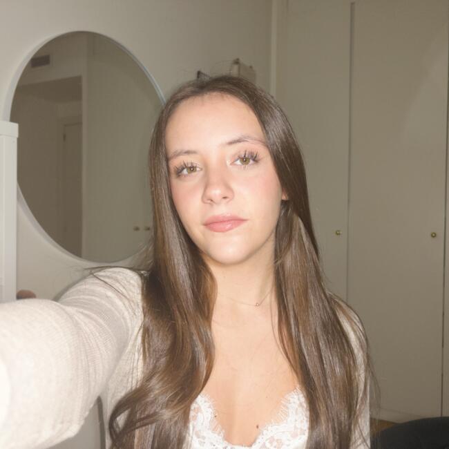 Babysitter in Madrid: Elena