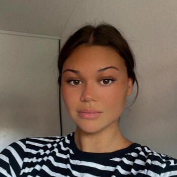 Babysitter Saint-Hilaire (Occitanie): Lena