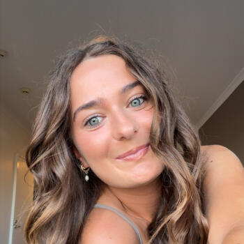 Babysitter in Port Macquarie: Kira