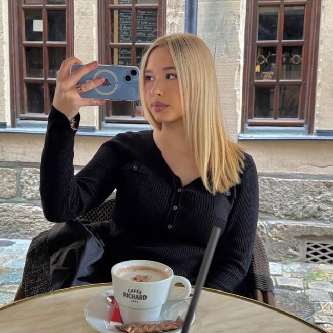 Babysitter in Turretot: Clara