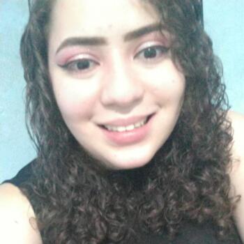 Babysitter in São Vicente: Lary