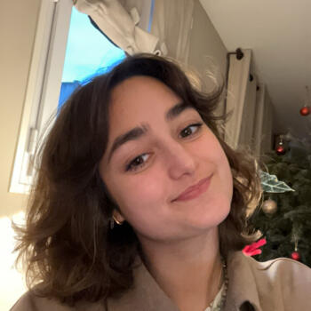 Babysitter in Puteaux: Louise-hortense