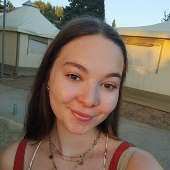 Babysitter in Lognes: Clémence